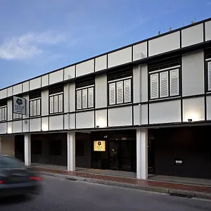 八方百合酒店 3* 新加坡